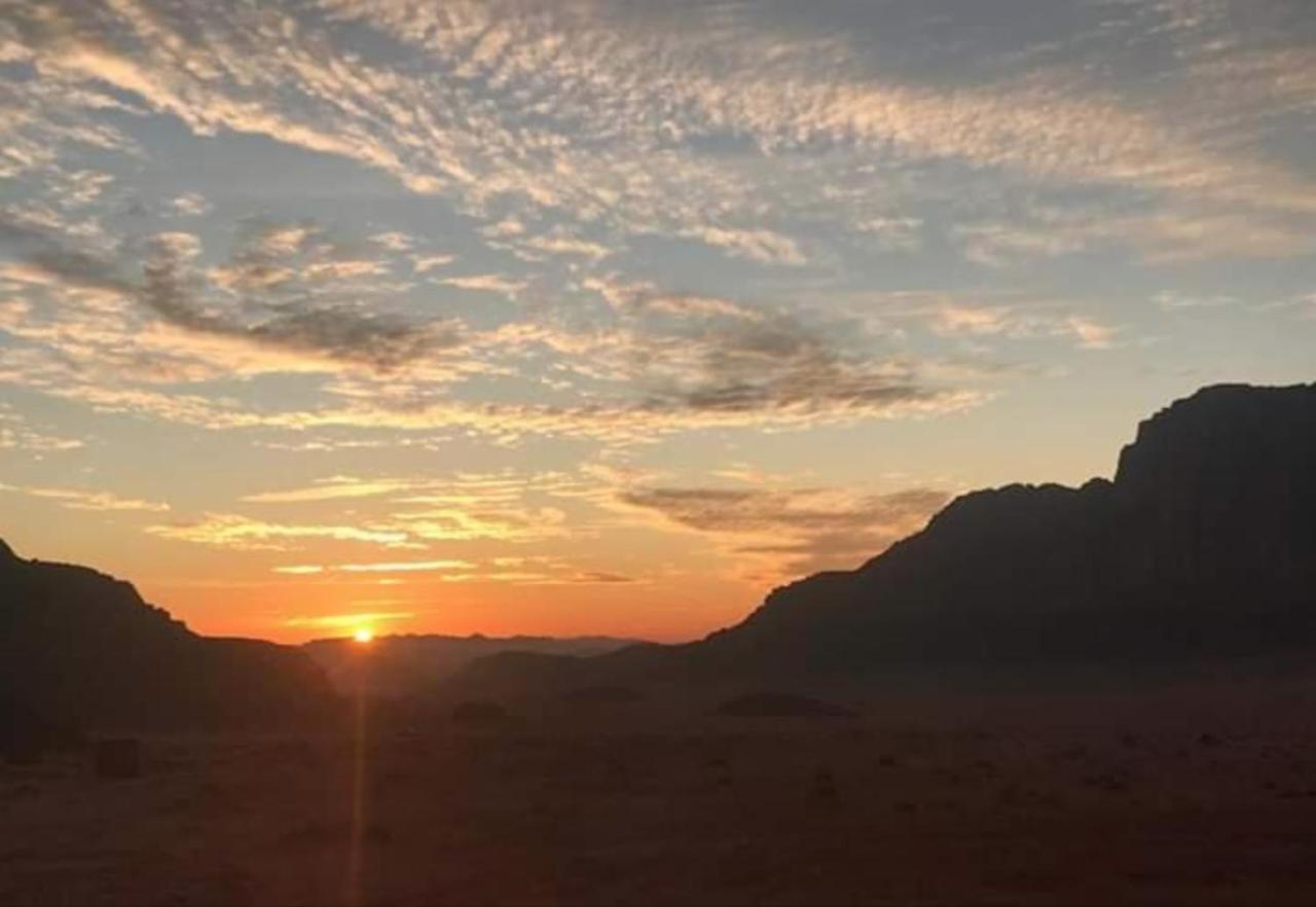 מלון וואדי רם Bedouin Host Camp& With Tour מראה חיצוני תמונה