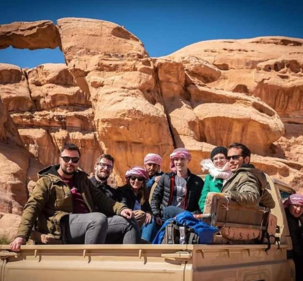 מלון וואדי רם Bedouin Host Camp& With Tour מראה חיצוני תמונה