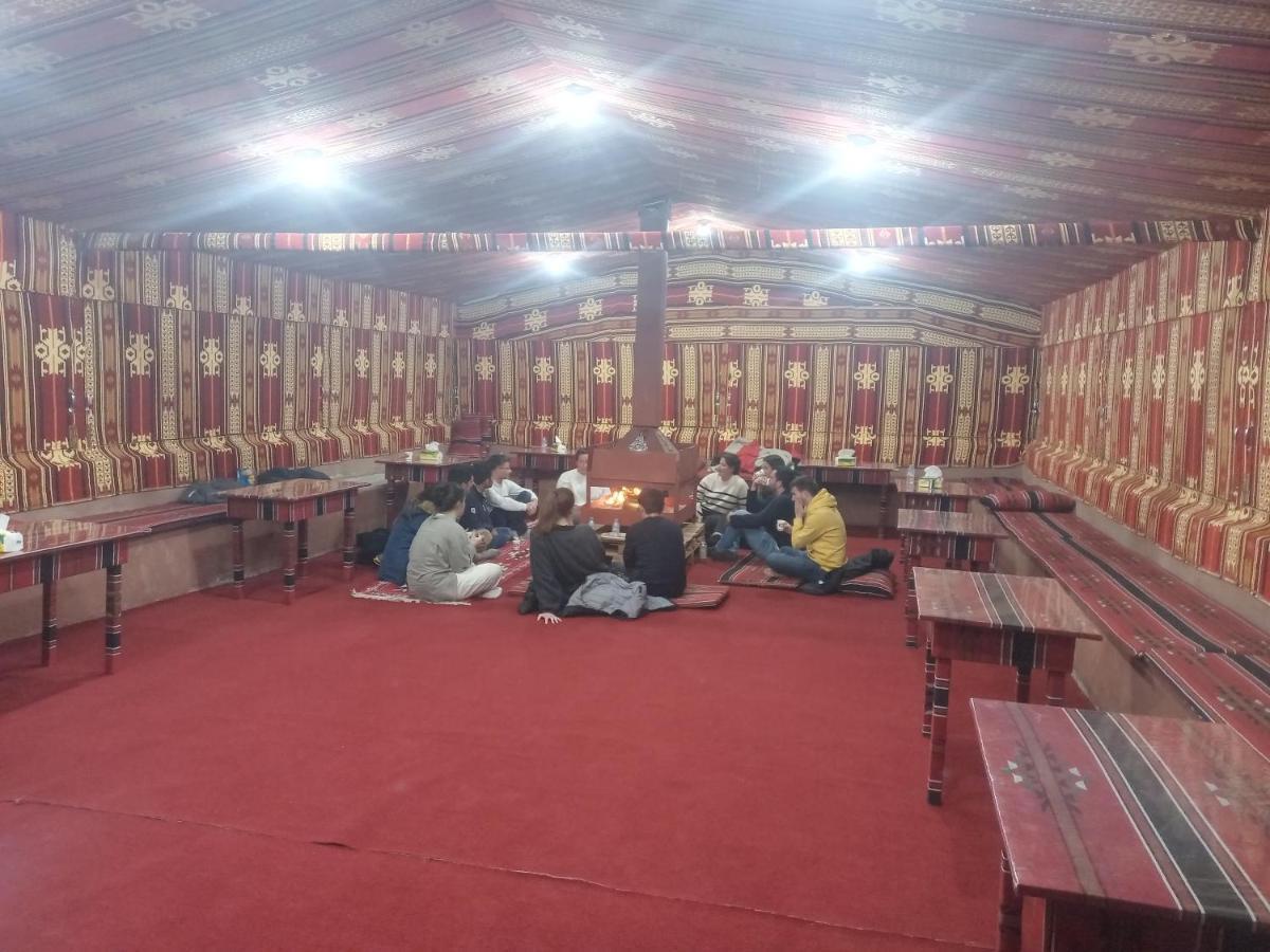 מלון וואדי רם Bedouin Host Camp& With Tour מראה חיצוני תמונה