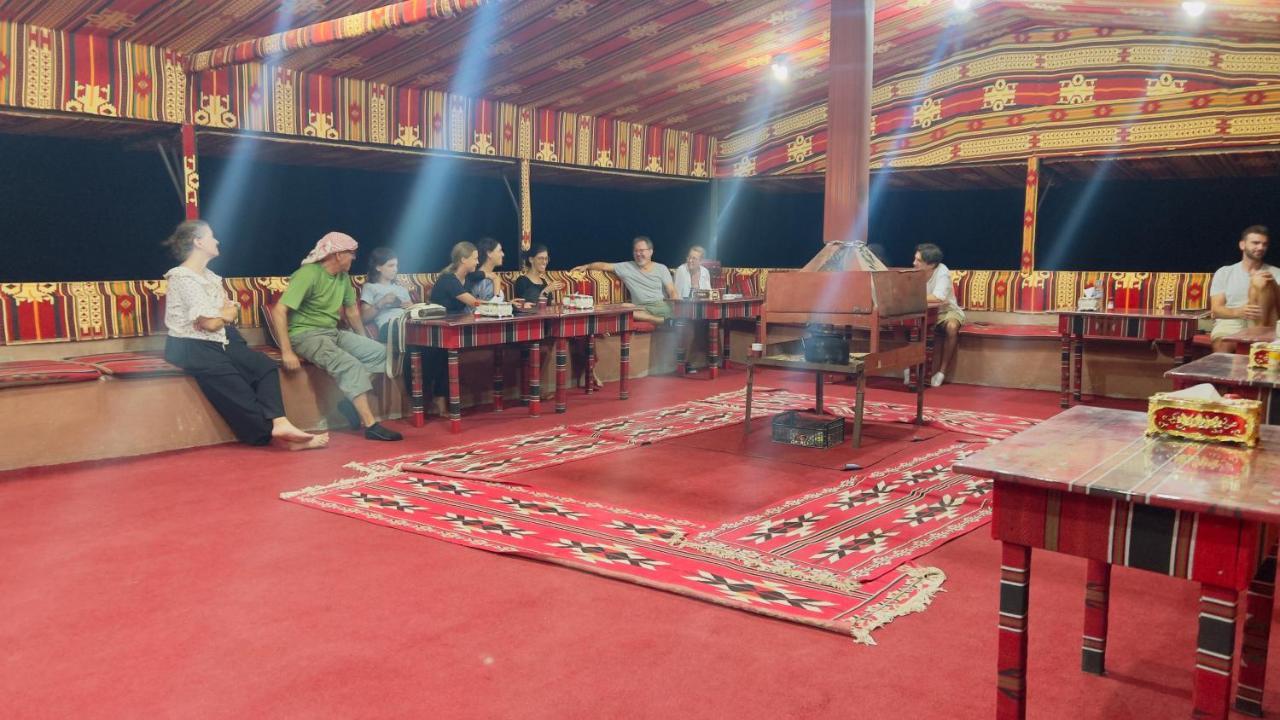 מלון וואדי רם Bedouin Host Camp& With Tour מראה חיצוני תמונה