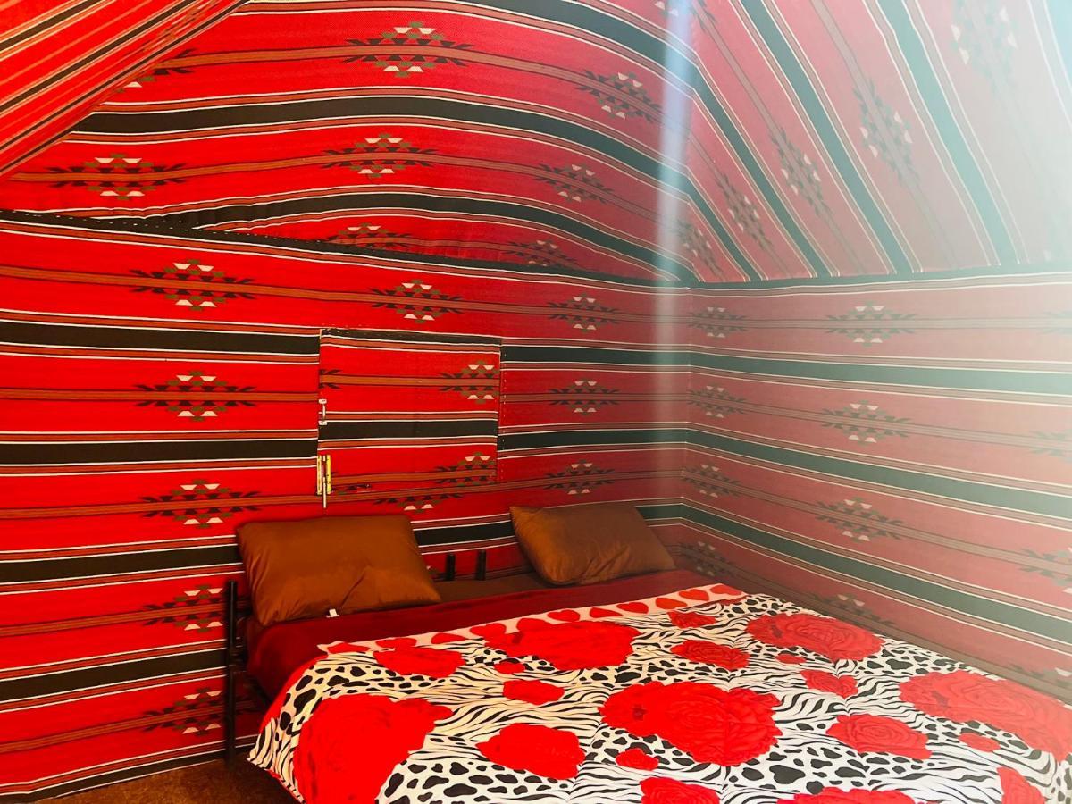 מלון וואדי רם Bedouin Host Camp& With Tour מראה חיצוני תמונה