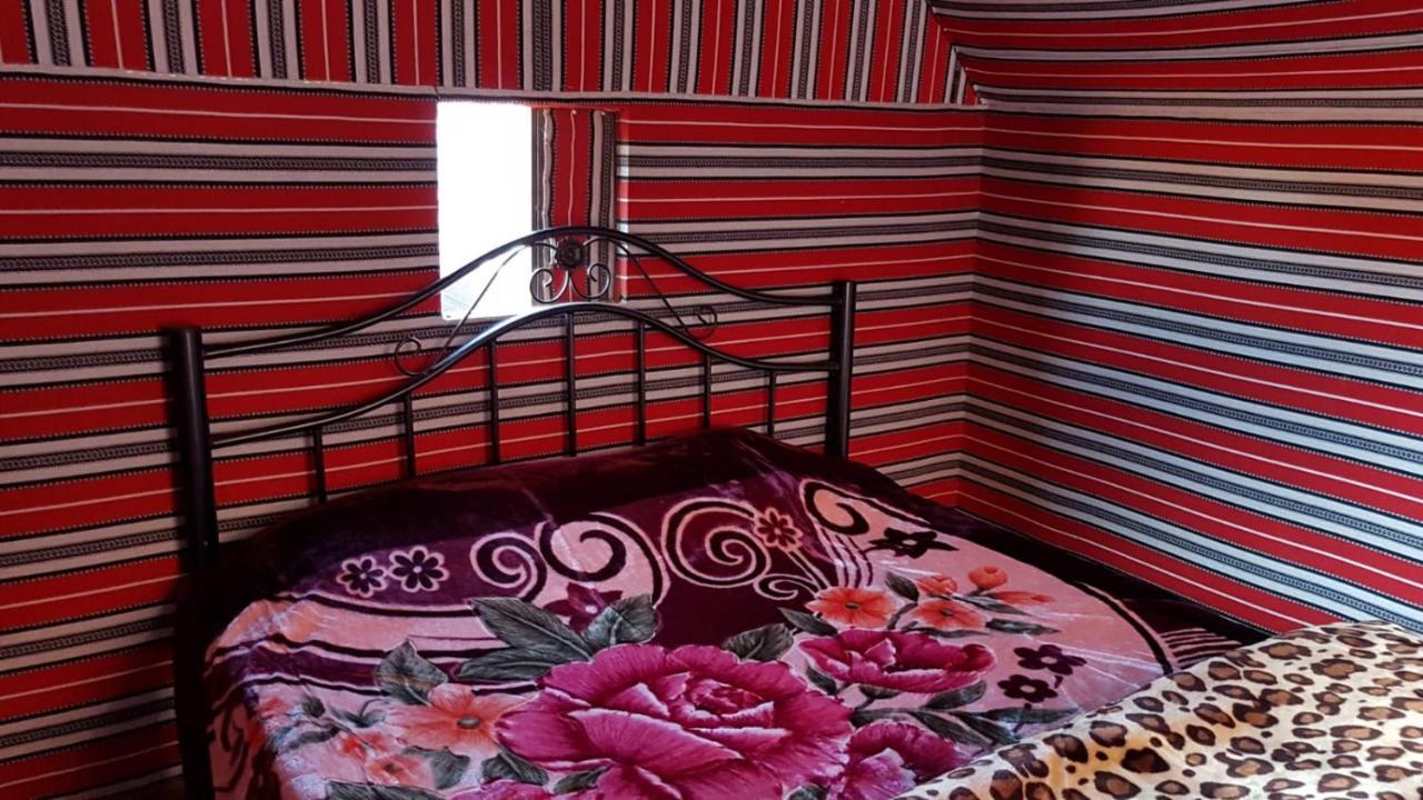 מלון וואדי רם Bedouin Host Camp& With Tour מראה חיצוני תמונה