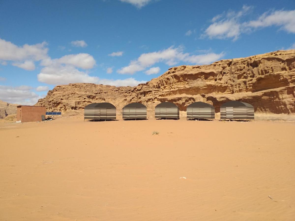 מלון וואדי רם Bedouin Host Camp& With Tour מראה חיצוני תמונה